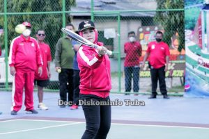 Bupati Winarti Buka Tournamen Tenis Lapangan “Bupati Cup 2022” di Polres Tulang Bawang