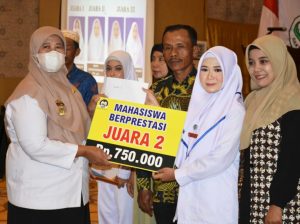 Staf Ahli Bidang III Hadiri Ucap Janji Mahasiswi Akbid Wira Buana Metro