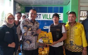 Pemerintah Provinsi Lampung Menyerahkan Bantuan Kepada Korban Banjir Lampung Tengah