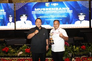 Lampung Selatan Raih Penghargaan PPD Saburai Kategori Perencanaan Pembangunan Ekonomi Inklusif dan Berkelanjutan Tahun 2023