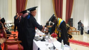 Mujuni dan Vatsiniaina Wisudawati Asal Madagaskar , Promosikan Kuliah Terbaik Ya IIB Darmajaya