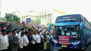 Sekdakab Lampung Selatan Lepas Keberangkatan 427 Calon Jemaah Haji