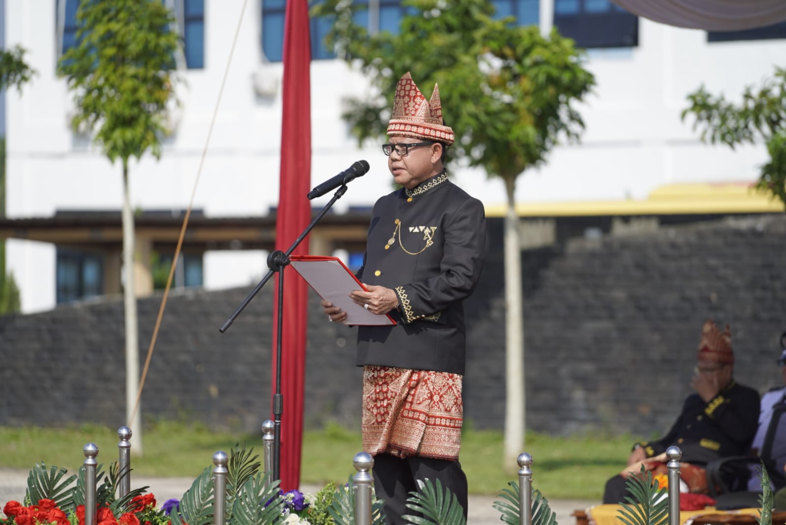 Penjabat Bupati Mesuji Sulpakar Jadi Inspektur Upacara HUT Ke-60 Provinsi Lampung , Satpol PP Ke-74 dan Ke-62 Satlinmas 2024